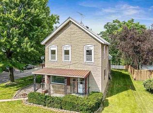 220 W 4th St, Kaukauna, WI 54130