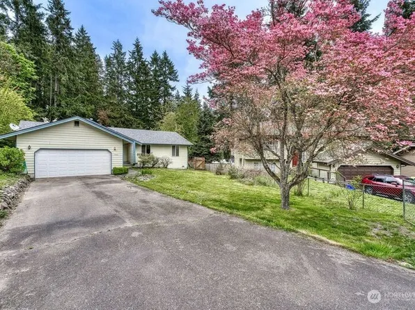 9260 Oneida Circle NW, Bremerton, WA 98311