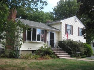 11 Boulder Dr, Burlington, MA 01803