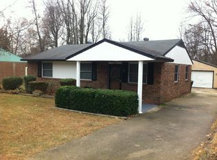 2204 Willow Rd, Greensboro, NC 27406