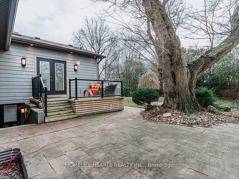 730 Drury Ln — Photo 34