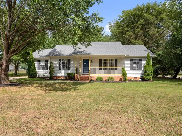 2402 Sawmill St, Murfreesboro, TN 37128