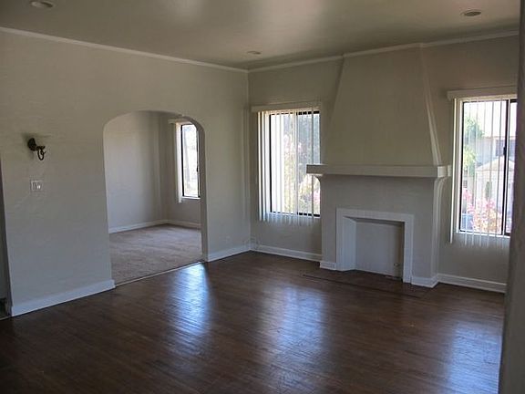 2nd image of 400 E Alvarado St