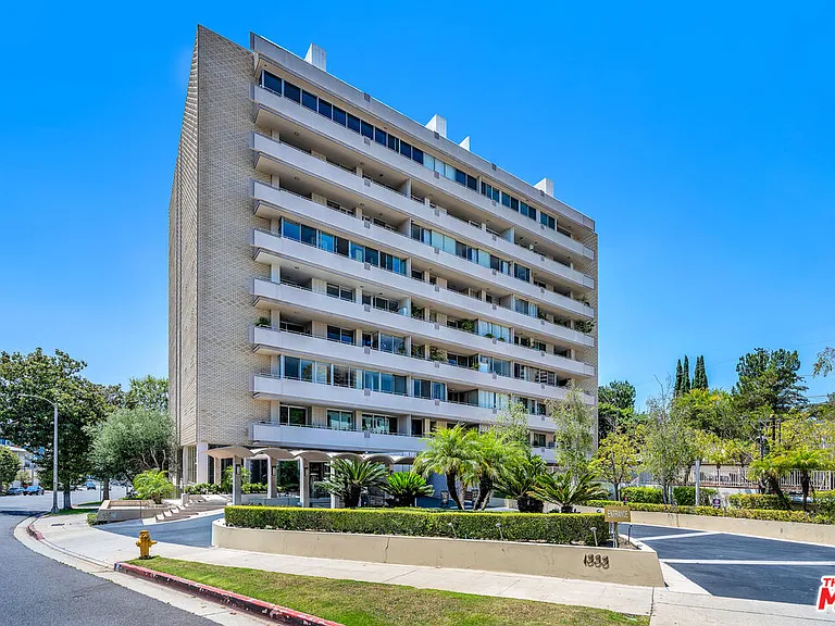 1333 S Beverly Glen Blvd #606 — Photo 25