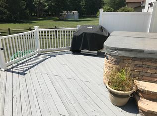 7194 Hodgson Rd, Mentor, OH 44060