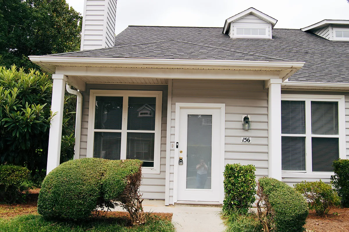 Building Photo - 321 S Kerr Ave #156