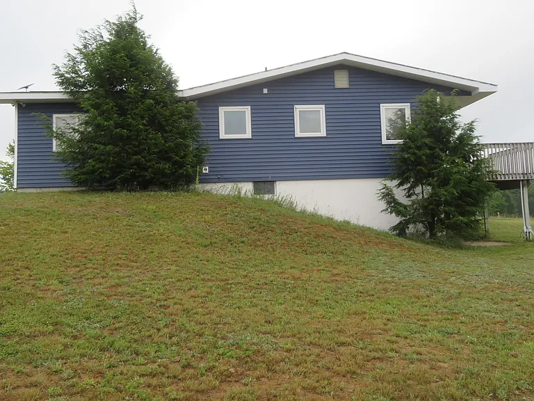 2033 Hagni Rd NE — Photo 12