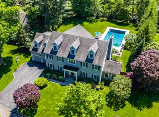 5 Maple Ridge Ct, Scarsdale, NY 10583