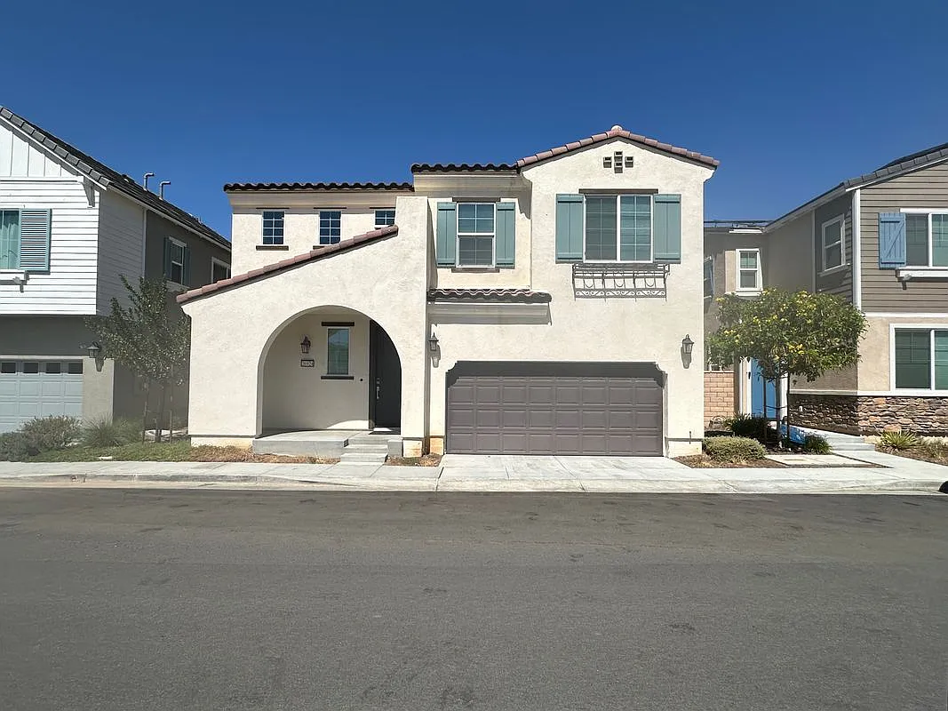 4 bed, 3.0 bath, 2420 sqft, $3,800 — Photo 1