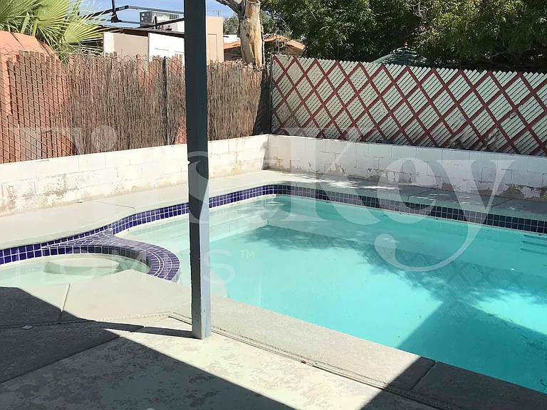 1810 Renada Cir — Photo 33