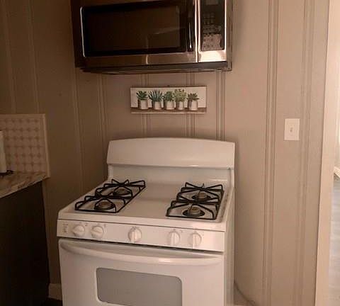 4th image of 3592 Wareingwood Dr