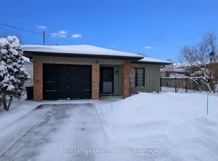 115 Robinson St, Collingwood, ON L9Y3M2