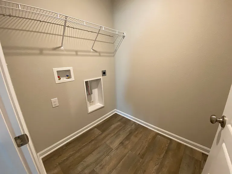 8018 Irwin Loop — Photo 8
