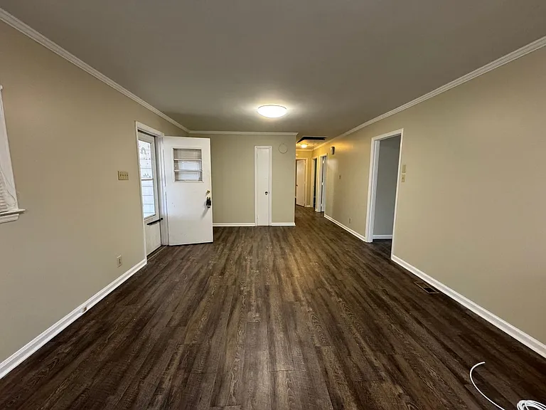 626 Tuckaseege Rd — Photo 3