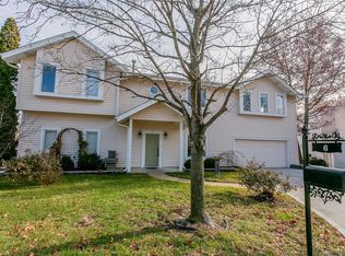 6 Edgewater Is, Lake Saint Louis, MO 63367