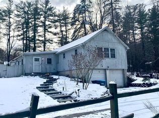 51 Clinton Rd, Sterling, MA 01564