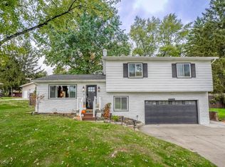 2664 Biscayne Dr, Akron, OH 44319