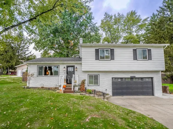2664 Biscayne Dr, Akron, OH 44319