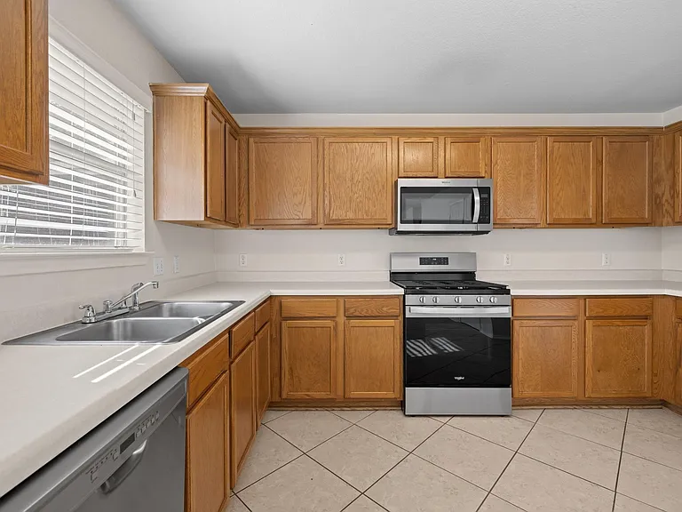 3410 Flowstone Ln — Photo 12