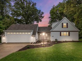 217 Edgewood Dr, Neenah, WI 54956