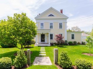 20 Pleasant St, Dartmouth, MA 02748