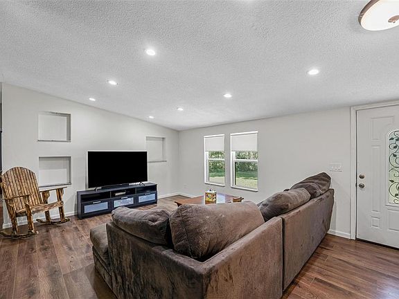4th image of 371 Carl Gimnick Rd