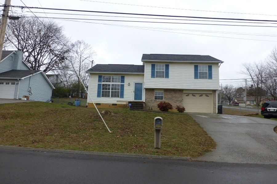 1st image of 6001 Woodbark Trce
