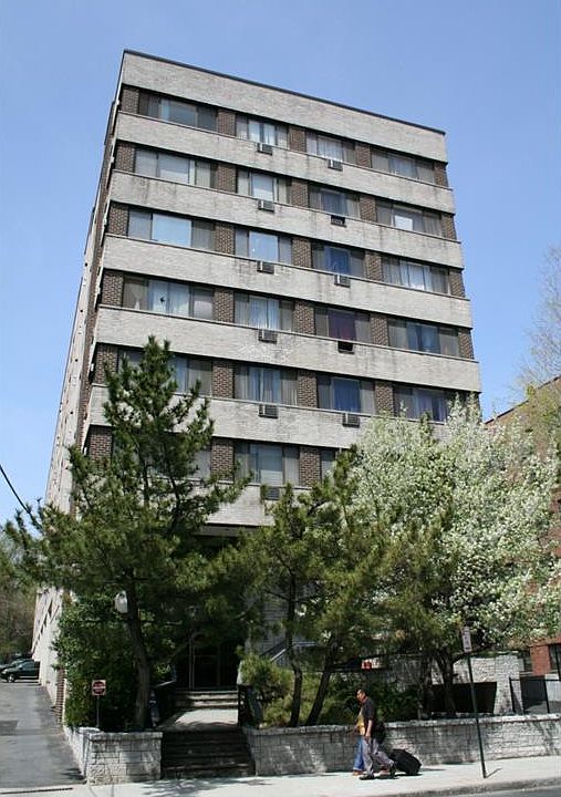 1st image of 7 Lake St APT 4L