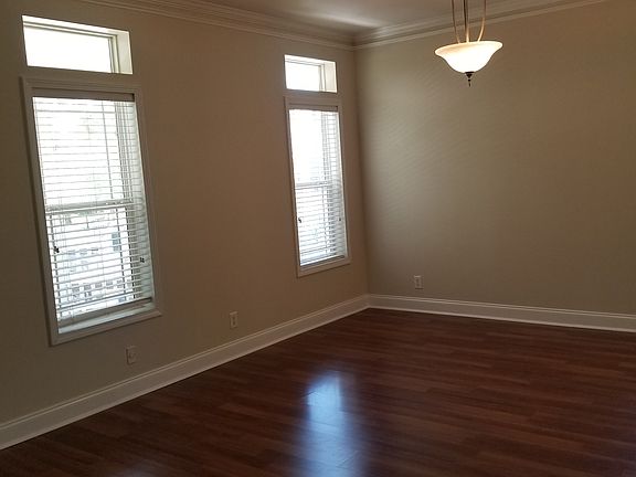 4th image of 607 Hancock St