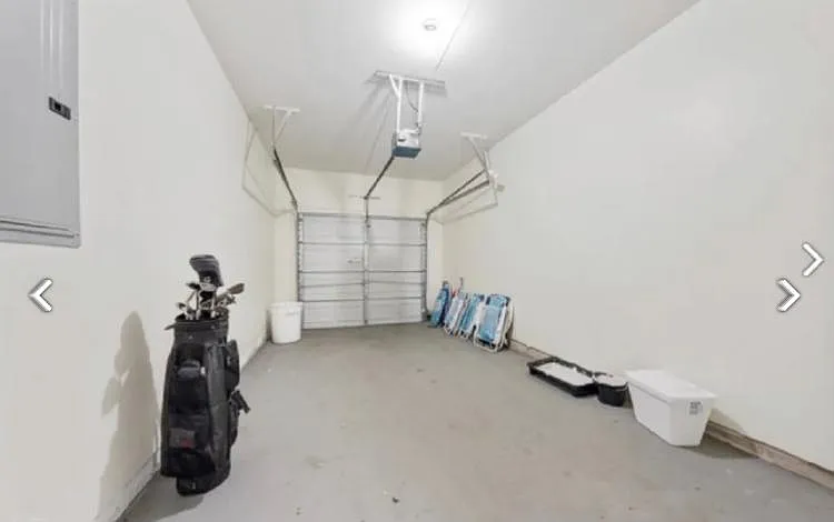 606 Turnberry Ct — Photo 3