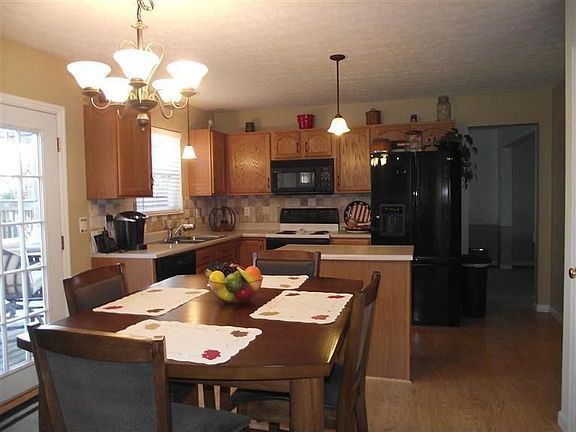 3rd image of 2464 Whisper Dr