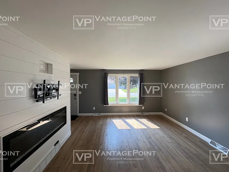 2234 Crary St — Photo 5