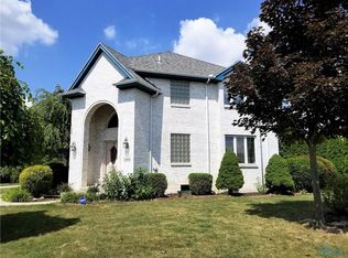 1960 Hamilton Dr, Perrysburg, OH 43551