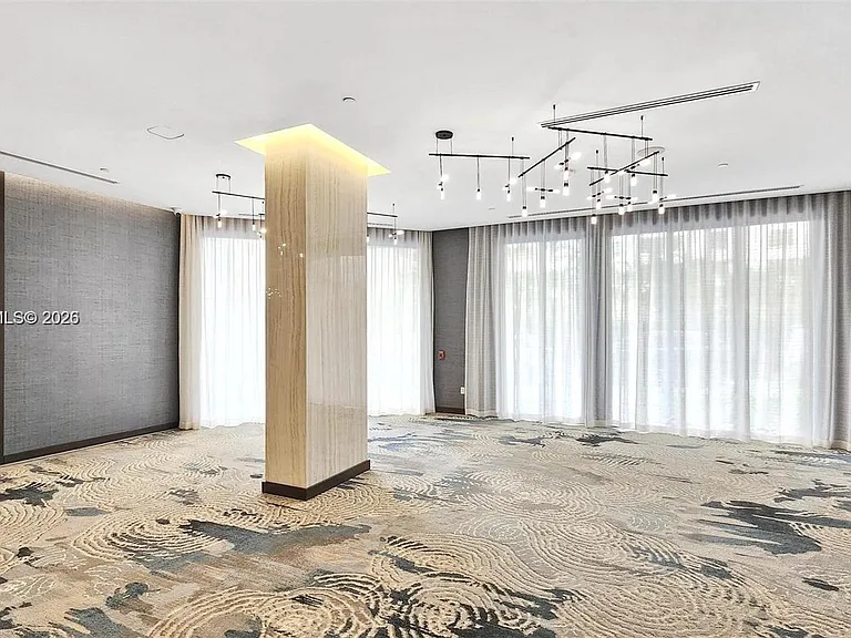 10175 Collins Ave #907 — Photo 28