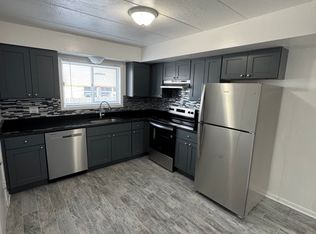 1408 Carol St #2B, Park Ridge, IL 60068