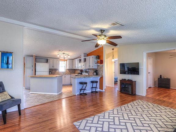3rd image of 10162 N Penworth Dr