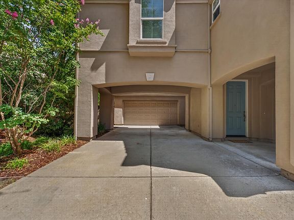 2nd image of 211 Tarquina Ct