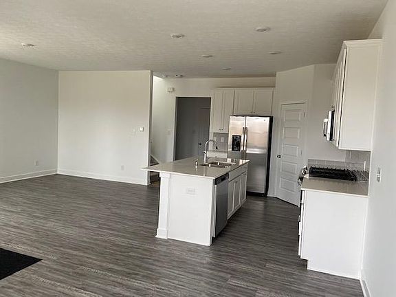4th image of 6422 Apperson Dr