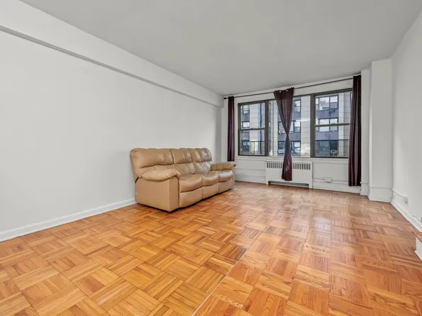 98-26 64th Avenue image 4 of 13