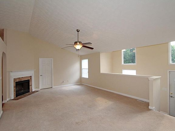 5th image of 2749 Country Creek Way NW