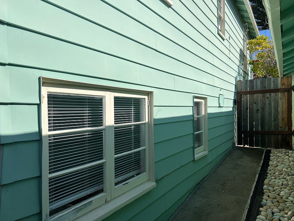 exit to rear gate