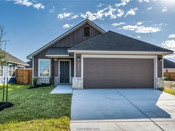 1110 Night Dew Ave, Navasota, TX 77868