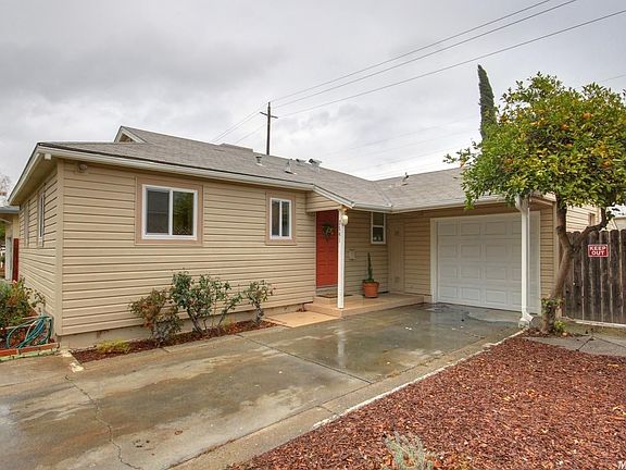 2nd image of 2541 Fernandez Dr