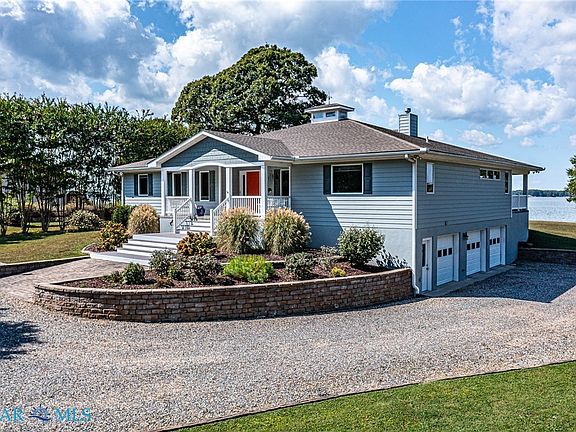 2nd image of 924 Indiantown Rd