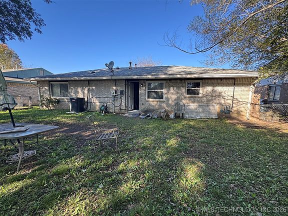 2nd image of 1918 E 61st Ct N