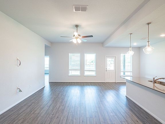 5th image of 841 Blue Oak Blvd