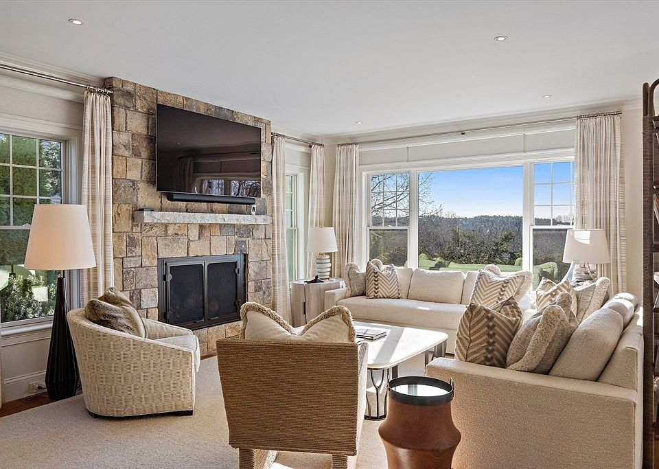 1st image of 56 Crescent Rd #56