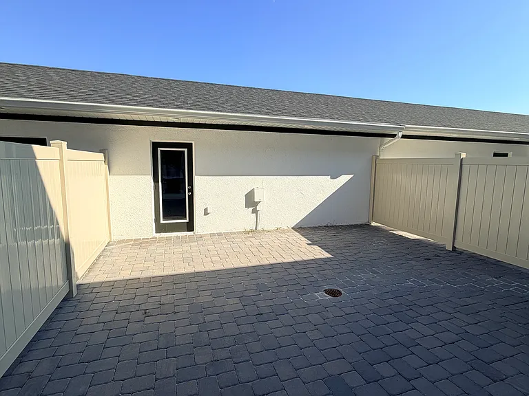 1387 Mount Royal Dr — Photo 32