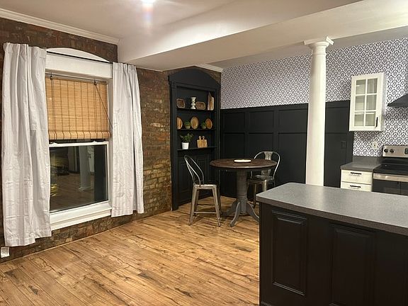 5th image of 141 S Grand Ave #6