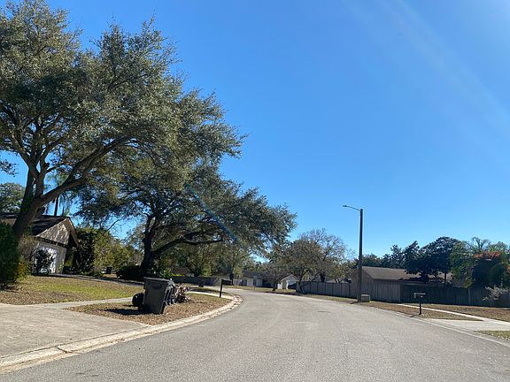 4th image of 614 Forest Hills Dr